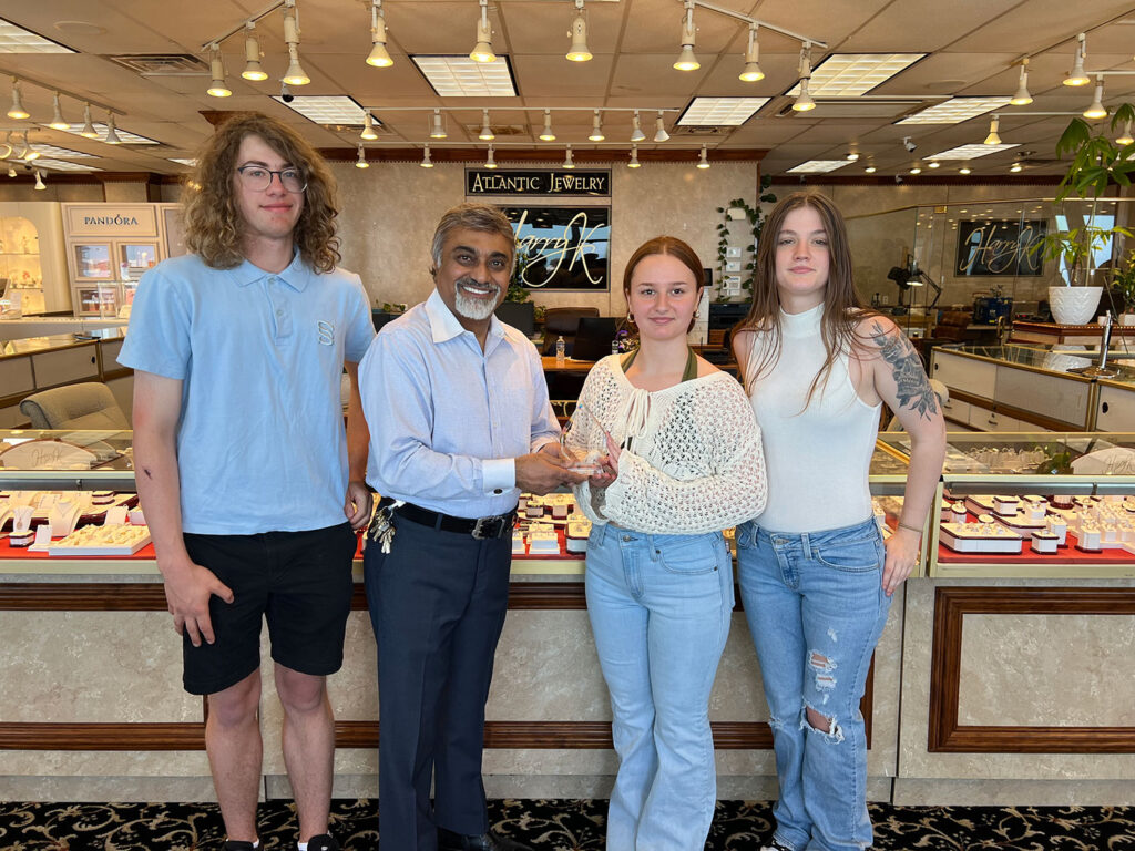 Chocolate Crawl 3rd Place: The Ice Cream Store (L-R)
Jack Pencek
Harry Keswani
Bella Gentile
Kali Butler