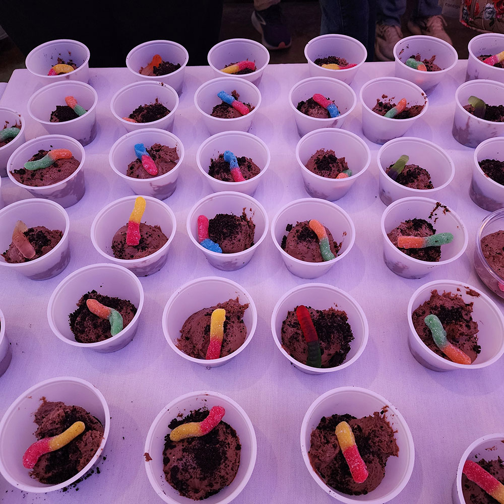 Dalmata dialed up fun and taste as they played with a dirt theme for their chocolate mousse topped with chocolate crumbs and colorful gummy worms. The mousse was then paired with a rich, mint mocha martini.